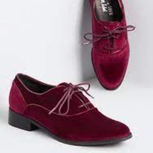 Chelsea Crew Taxi Oxfords in burgundy velvet